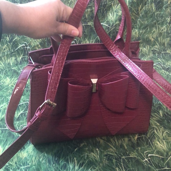 Like Dreams Bowtie Vegan Leather Crossbody Purse - Picture 5 of 13